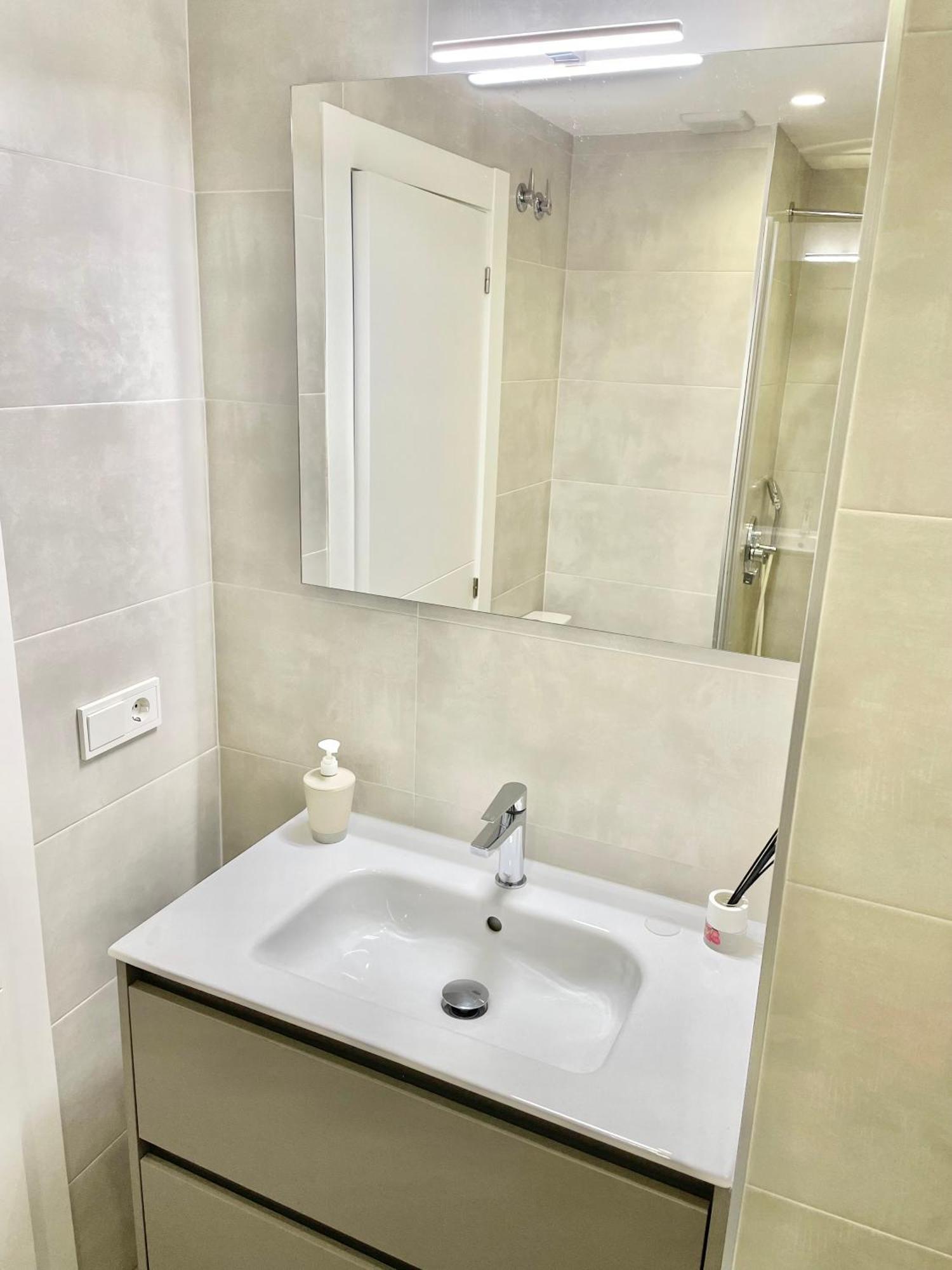 Apartamento San Lorenzo Playa. Vistas Al Mar. Хихон Экстерьер фото