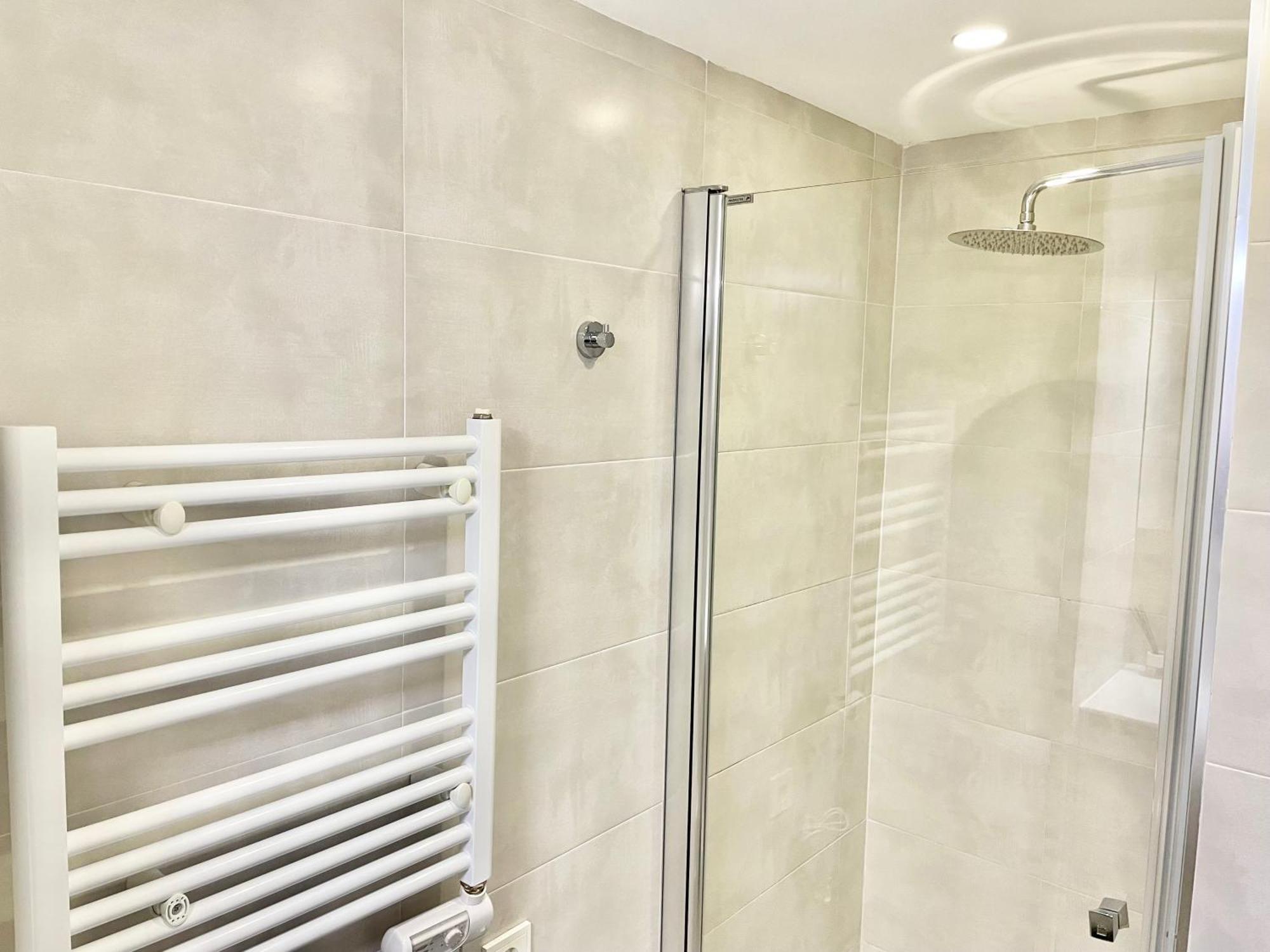 Apartamento San Lorenzo Playa. Vistas Al Mar. Хихон Экстерьер фото
